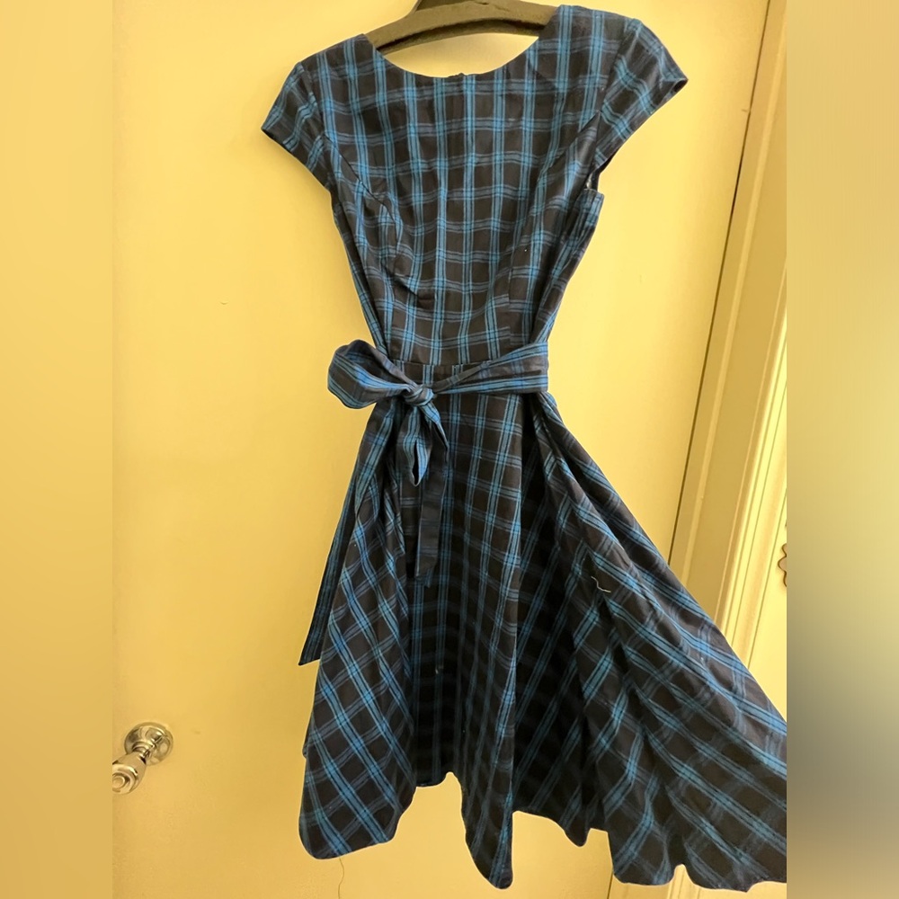 Dressystar 1950s vibe cap sleeve A-line dress, blue plaid full skirt size medium - Picture 4 of 8